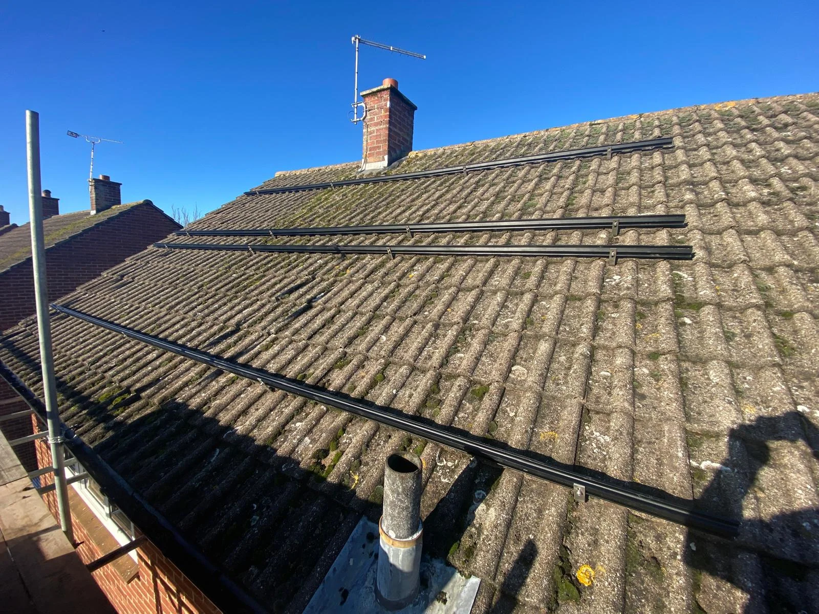 Solar panel mounting rails